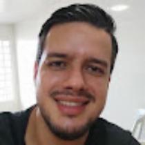 Tomás